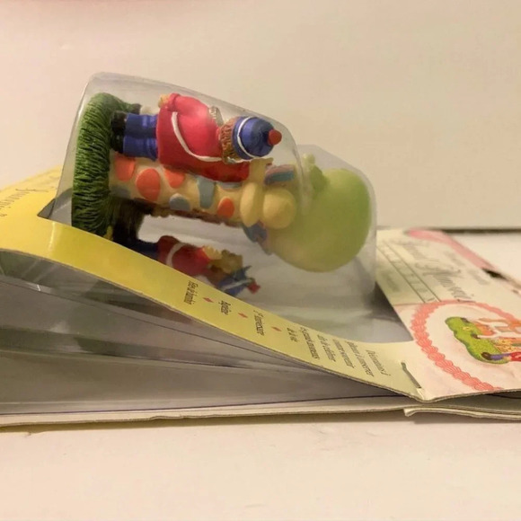 Humpty Dumpty Wilton Special Memories Collection Keepsake Cake Decoration Topper - Picture 5 of 7